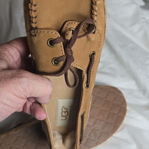 UGG TYLIN 6 NWOB DECK SHOE Chestnut Nubuck Leather Lamb Fur Lined Boat Classic - Picture 10 of 16